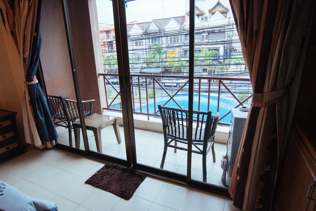 The Bed Hotel Pattaya Esterno foto